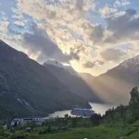Hus i Geiranger sentrum med panorama utsikt, ξενοδοχείο σε Geiranger