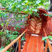 Tukulolo Treehouses, hotel poblíž Mezinárodní letiště Fua'amotu - TBU, Makaunga