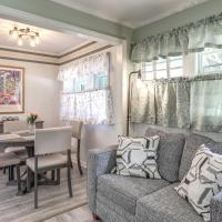 Less Than 2 Mi to Beach Cozy Cottage with Patio on Cape Cod, hotel poblíž Letiště Barnstable Municipal - HYA, Hyannis