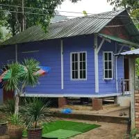 Zue Rra Hidden Retreat، فندق في Kampong Kuala Chegar
