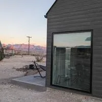 Stardust Luxury Cottage with loft & a great view,位于特灵瓜的酒店