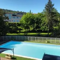 Logis Hôtels Le Saint Marc, Hotel in Mollans-sur-Ouvèze