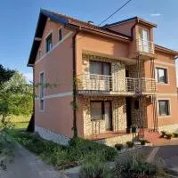 Beautiful large villa Vrčin, отель в городе Vrčin