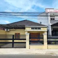 Zavira House Purwokerto, hotel i Purwokerto