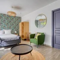 Superbe studio avec terrasse, hotelli kohteessa Brunoy