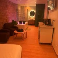 Suite Yao avec jacuzzi Montataire YaoSpa60, hotel sa Thiverny