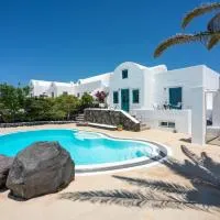 Villa Oinos - Sunset Views, хотел в Órmos Athiniós