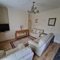 3 bed Entire Cottage in Whitchurch, Shropshire, מלון בוויטצ'רץ'