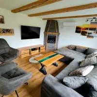 Chalet Wahida- Wellness Oase im Neckertal!, hotel v destinaci Sankt Peterzell