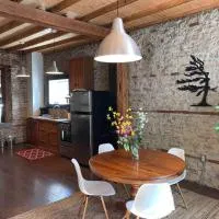 Rustic Cozy Fireplace Getaway with Loft - Stone Mill Retreat，Fergus的飯店