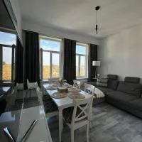 Moderne 4 Zimmer Apartment mit Bergblick Stadtzentrum Contactless Check-in, hotel Gehrdenben