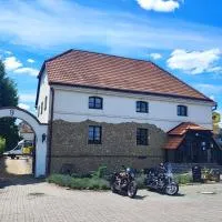 Penzion Horse Farm Lechovice โรงแรมในLechovice