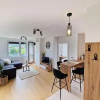 Apartment Queen, self check-in, free private garage parking, hotel di Karlovac