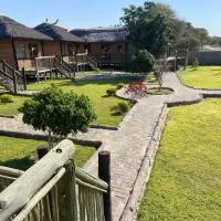MoOs River Lodge, hotel en Ntabis