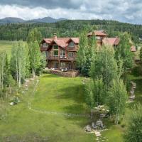 Camp Telluride - golf course, views, hot tub, gym!, hotell sihtkohas Telluride lennujaama Telluride Regional Airport - TEX lähedal