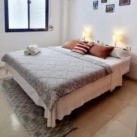 ALMar WeGo! Alcalá -Habitaciones Privadas con baño compartido Frente al Mar - Private Rooms in shared Apartment, hotel em Alcalá