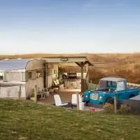 Bluebird Penthouse & Land Rover Hot Tub, ξενοδοχείο σε High Bickington