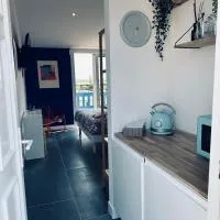 Le logis de l estuaire، فندق في ميشيرس سور جيغوند