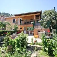 LILY's Peaceful Oasis- BRAND NEW, hotel i Korita