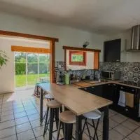 Charmante Maison avec Terrasse, hotel em Saint-Vallier