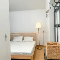 C'est La Vie Korean Style Minbak PARIS, ξενοδοχείο στο Bagnolet