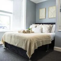 The Cygnets - Double Room, Short Walk to Town, hotel Shotteryben