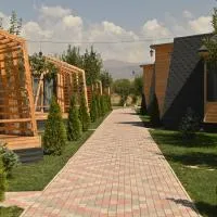 Hidden Garden Resort, ξενοδοχείο στο Garni