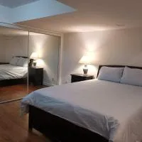 Cozy Private Rooms in Basement, hotel v destinaci Richmond Hill