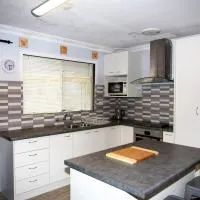 Brooklands - Budget Beach Shack Style Accomodation、ギルダートンのホテル