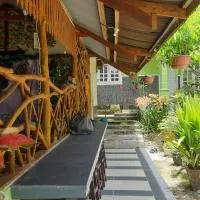 Laggaita Beach Homestay & Tourist Culinary Centre Mentawai, מלון בTua Pejat