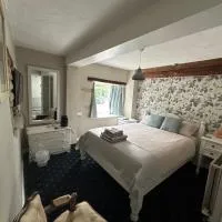 The Black Horse Inn, hotel di Dursley