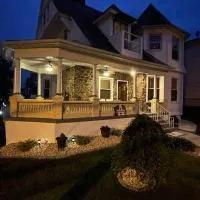 The Pearl-Lovely Victorian Home with Bed and Breakfast Energy、West Bergenのホテル