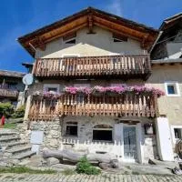Lo Reinard, hotel u gradu Nus