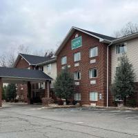 Quality Inn, hotel poblíž Lawrence County Airpark - HTW, Huntington