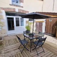 LE CHATEL BOURGEOIS، فندق في أبويْنْيِ