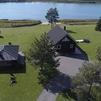Mäeküla Järve Palkmaja, hotel di Viljandi