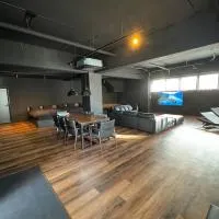 Black Villa Naha 最大8名宿泊可 136平米 美栄橋駅 徒歩1分 国際通り 徒歩7分, hotel en Tomari
