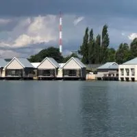 Millys Restaurant and Chalets, hotel di Machadodorp