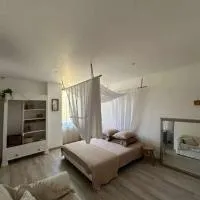 La Pause Bonheur - La Vagabonde, hotel a Luc-sur-Orbieu