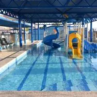 شاطئ العرب الرايس, hotel din Rayyis