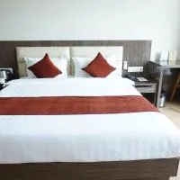 The Aanandam Hotel Resort, hotel i Itārsi