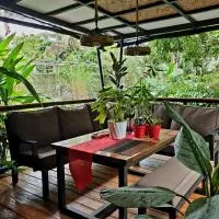 Brookfarm Cottage, готель у місті Irosin