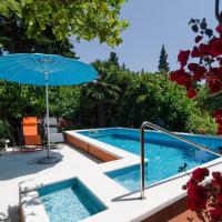 Villa Gemma - Four Bedroom Villa with Terrace and Swimming Pool, hotel v destinaci Mlini