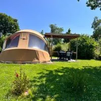 Camping La Tourelle، فندق في Plémy
