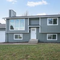 Spacious Family Villa only 13 mi from Silverwood, hotel poblíž Coeur d'Alene Airport - COE, Hayden
