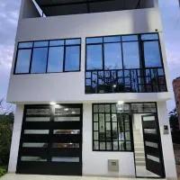 Casa en Mesitas para 16 personas, hotel en El Colegio