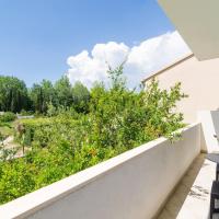 Apartments & Rooms Bari i - Studio Apartment with Balcony and Garden View First Floor -APT 9، فندق في مْليني