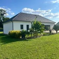 Neuvy-Sautour में, होटल Comme à la maison