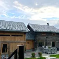 Rudland Gård - Unik gårdsovernatting i stabbur fra 1750: Sør-Fron şehrinde bir otel