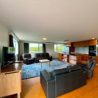 Close to Beach with Mountain Views in Puketa, hotel poblíž Letiště Kaikoura - KBZ, Kaikoura